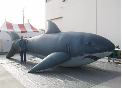 2023 新しいジャイアントインフレータブルリアル T